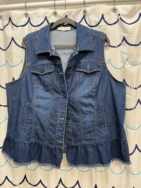 Denim Sleeveless Button-Front Vest with Ruffle Hem - Medium Blue